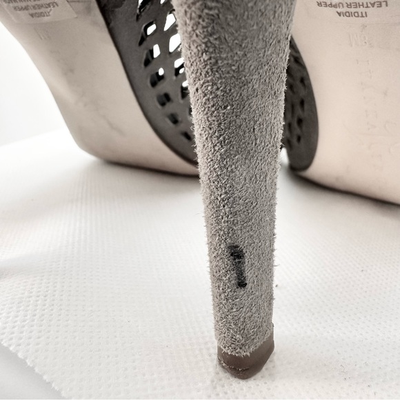 Ivanka Trump High Heels - Picture 10 of 10